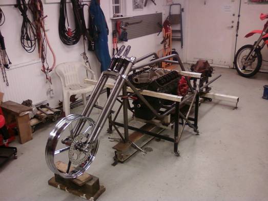 wolfgang_dieckhoff_ed_roth_trike_frame_with_invader_21_x_3.50_with_matching_rotor.jpg